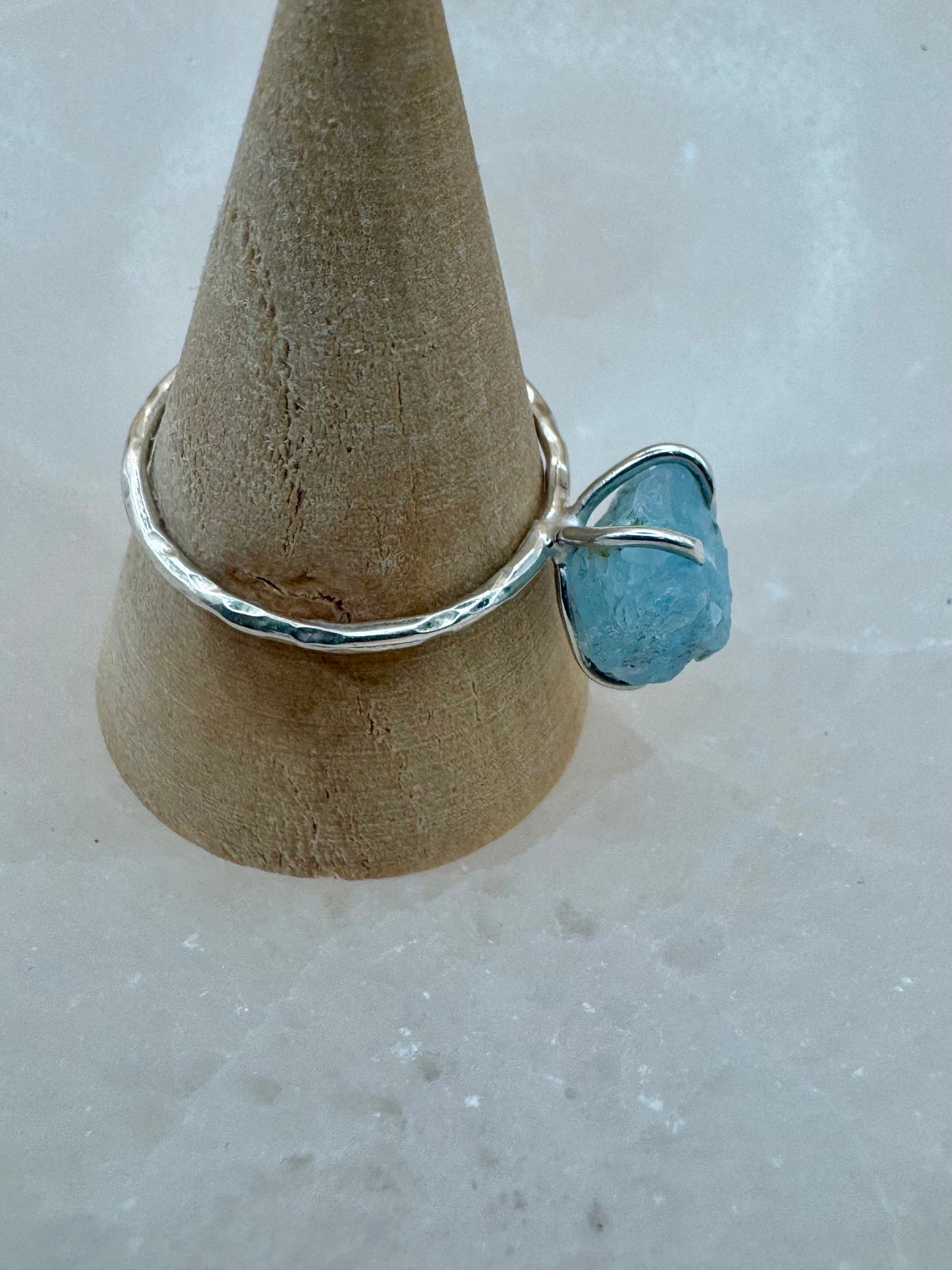 Anello in Argento 925 con Acquamarina Grezza