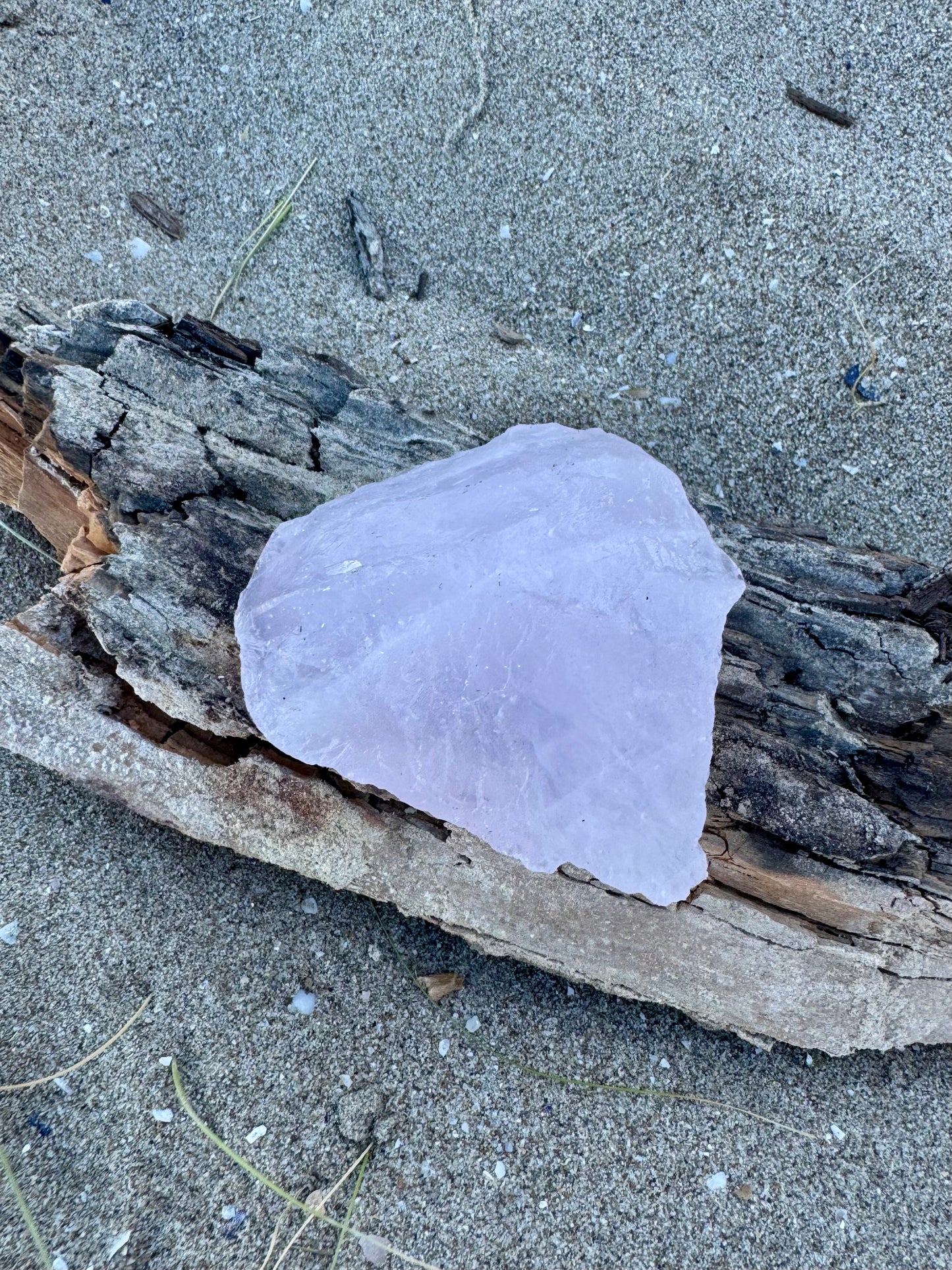 Raw rose quartz