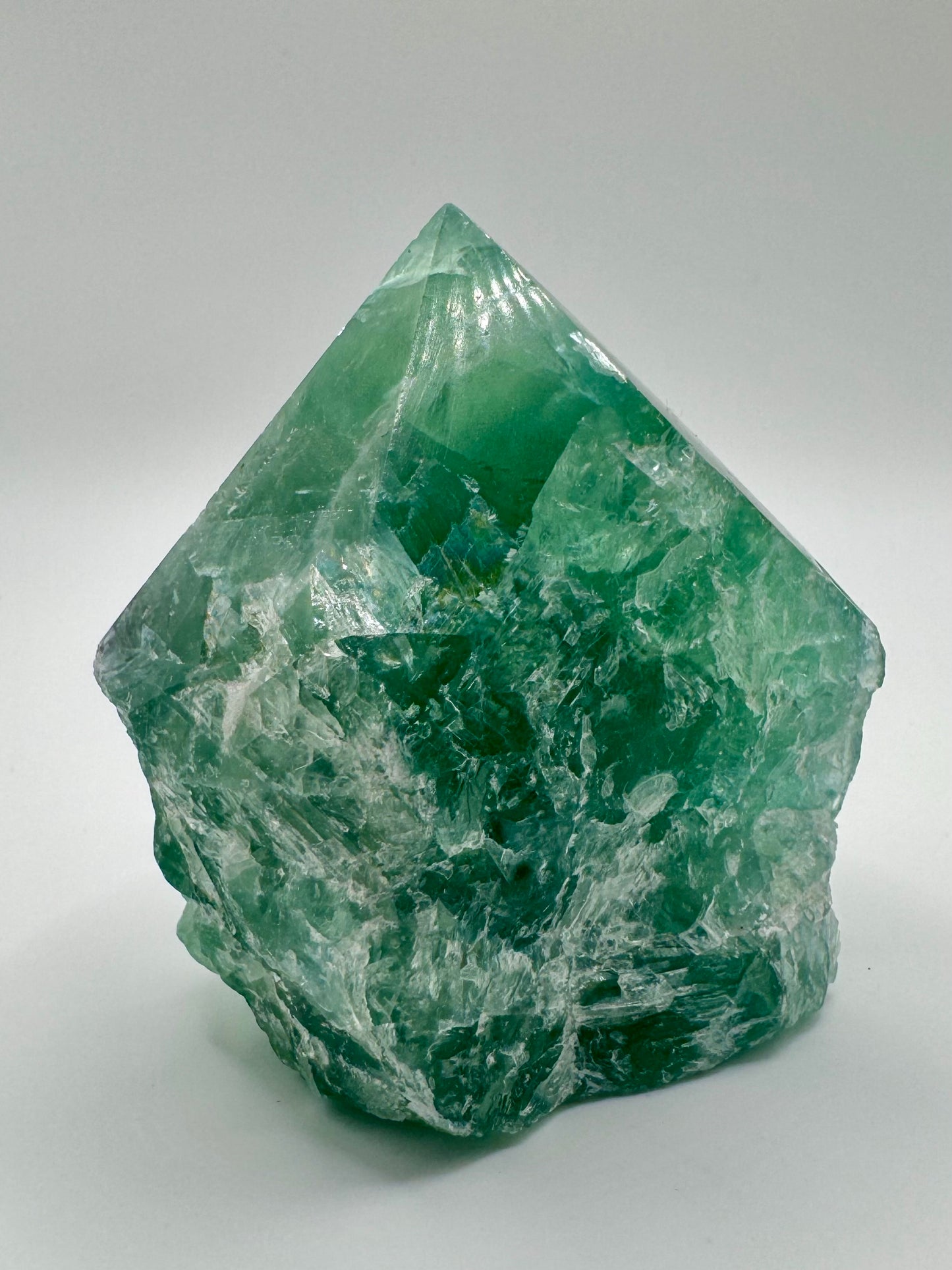 Punta di Fluorite Verde con Base Grezza