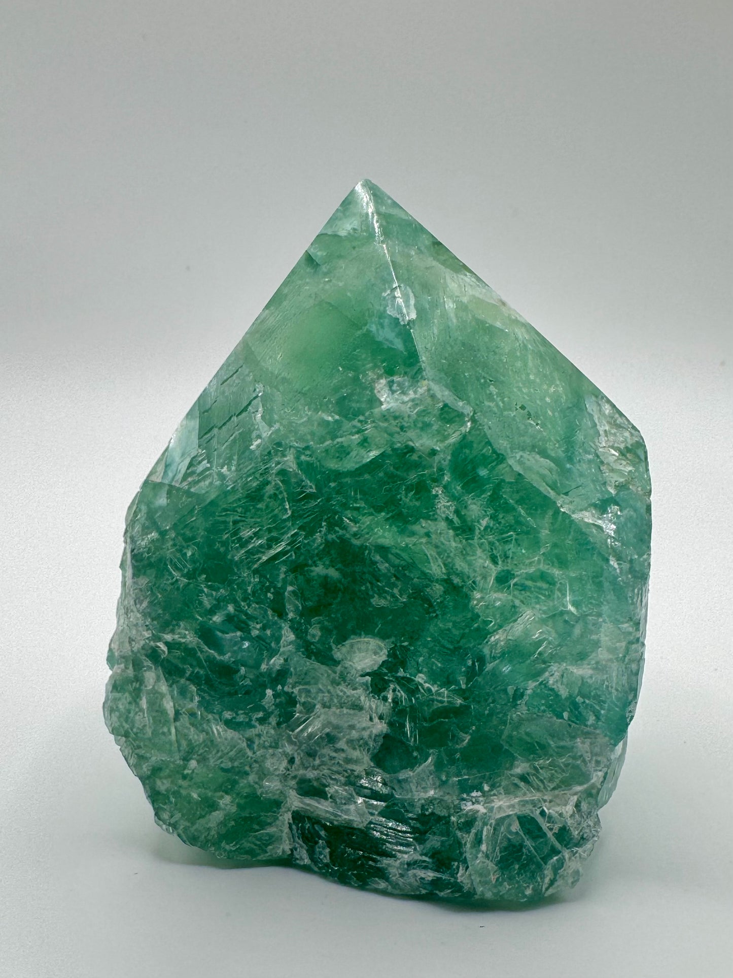 Punta di Fluorite Verde con Base Grezza