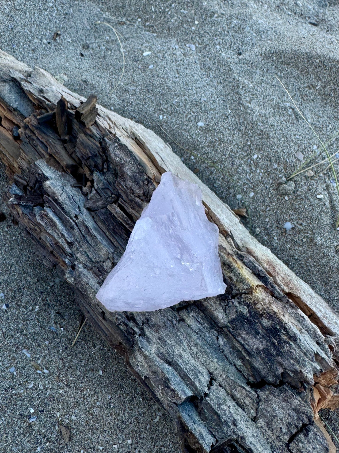 Raw rose quartz