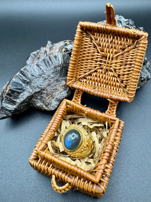 Anello in Argento Placcato Oro con Labradorite