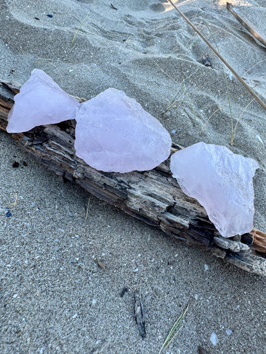 Raw rose quartz
