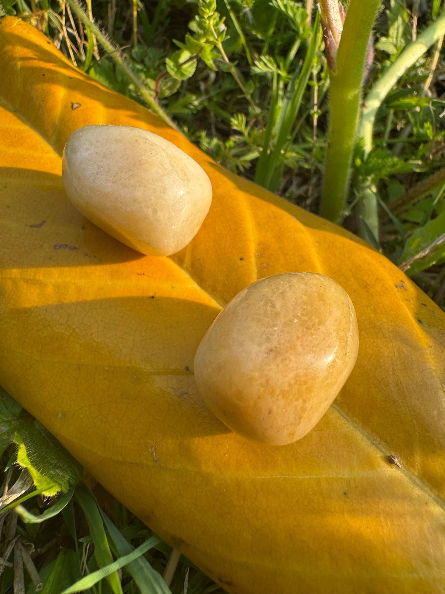 Honey calcite